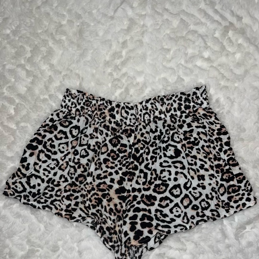 Forever 21 Leopard Print Flowy Shorts
